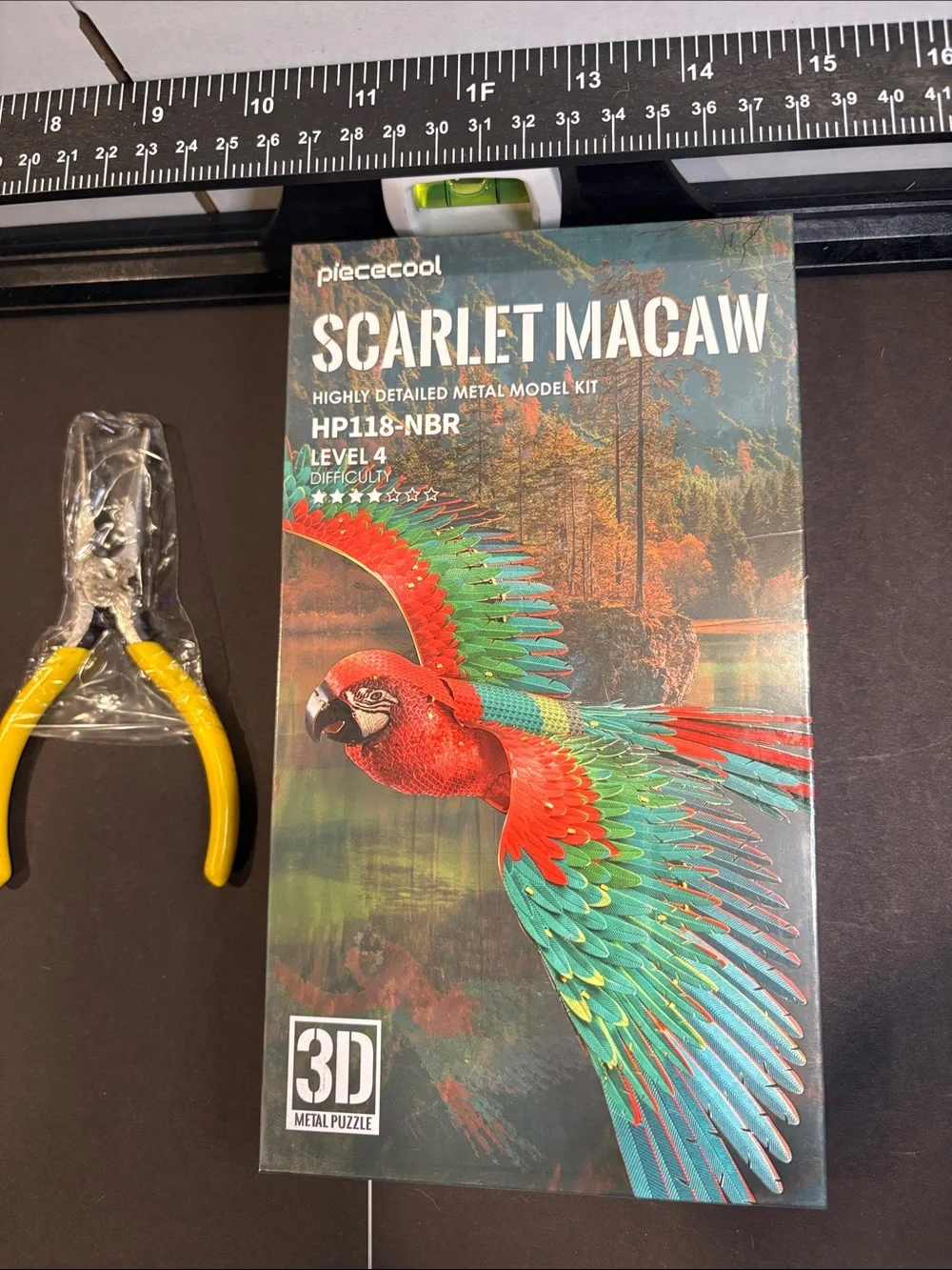 Scarlet Macaw 3D Metal Model Kit - Red & Green